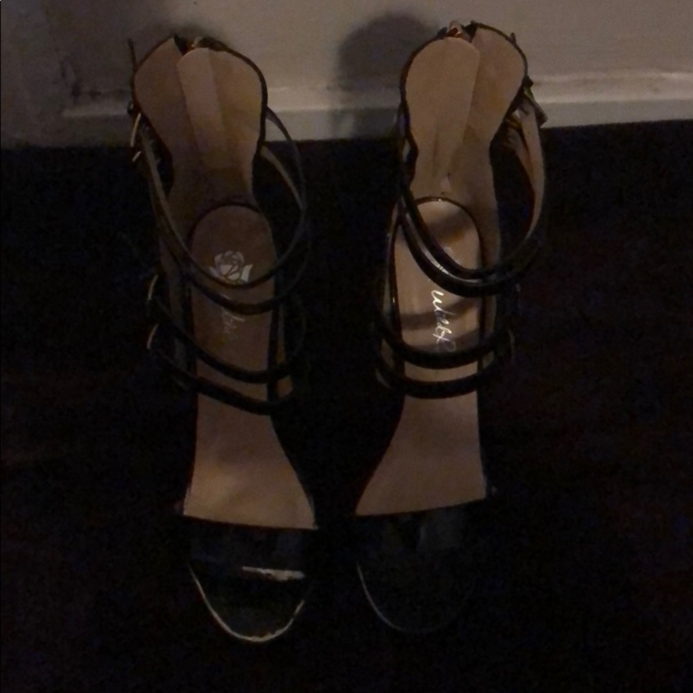 Heels - Picture 3 of 4